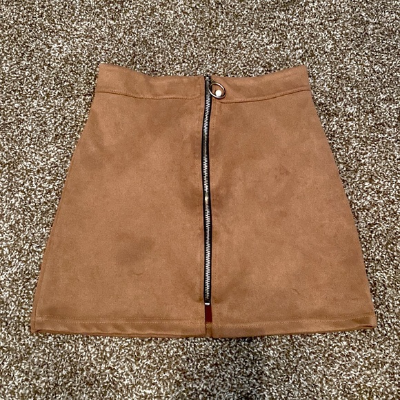 Zip-Up Tan Skirt - Picture 1 of 2